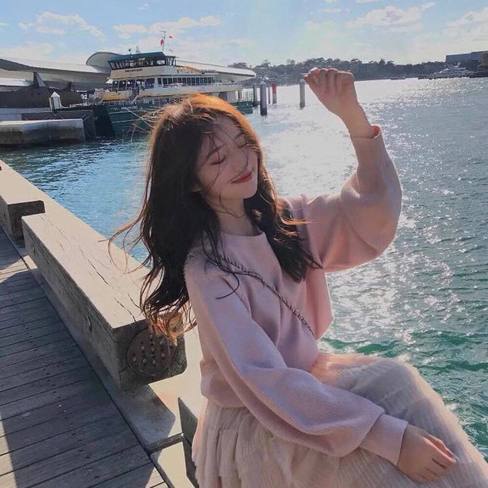 蓝风衣海报