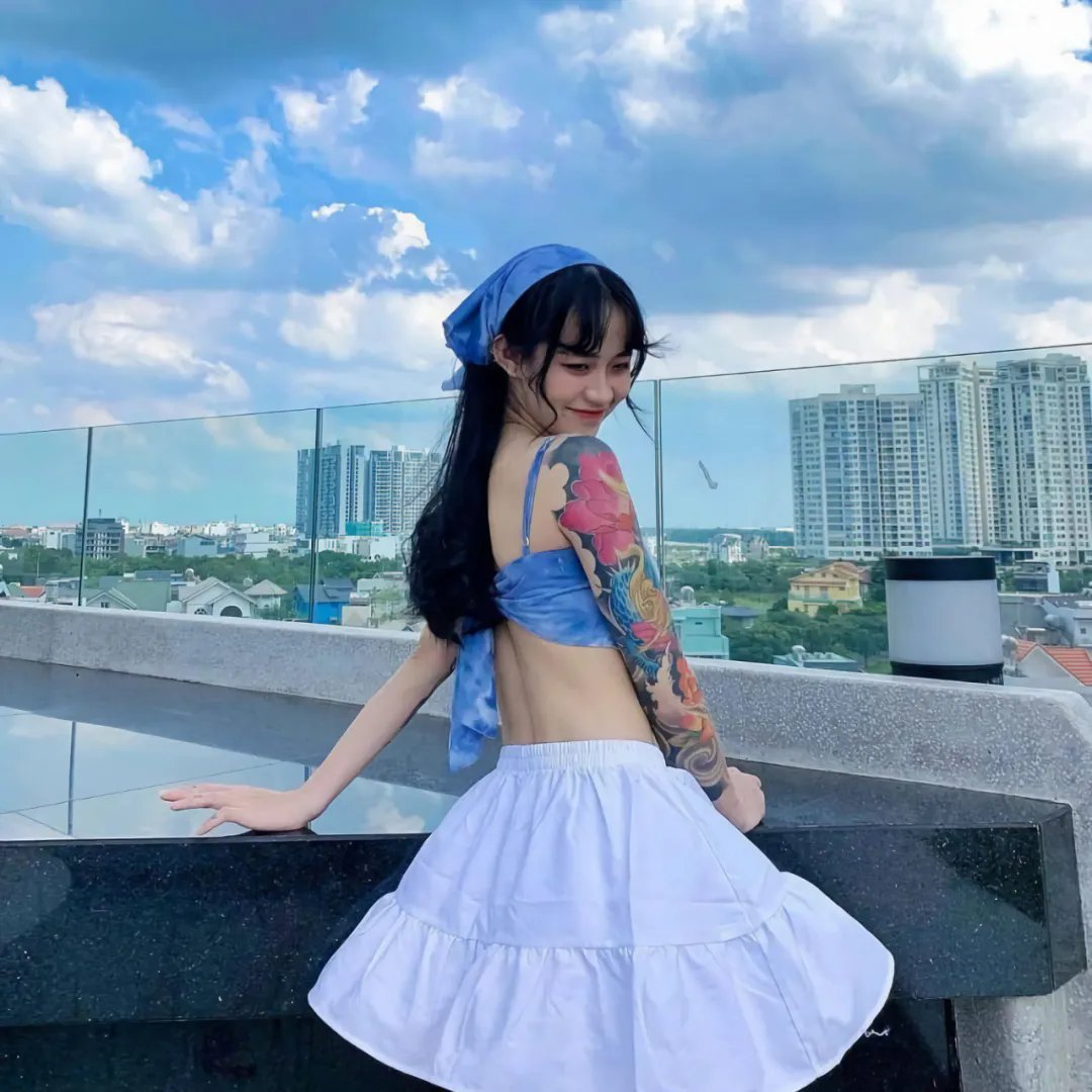 闺蜜疯上路海报